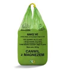 Worek nawozu CANWIL z magnezem, jaskrawozielony z żółtymi uchwytami, widoczne napisy informacyjne o składzie.