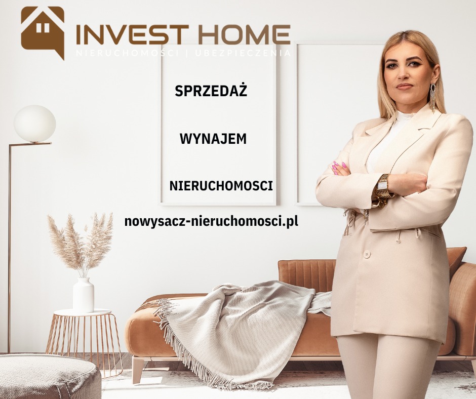 Profesjonalna agentka nieruchomości w beżowym garniturze, skrzyżowane ręce, w tle minimalistyczne wnętrze z napisem 'Sprzedaż, Wynajem, Nieruchomości' i logo firmy 'Invest Home'.