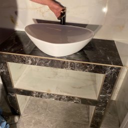 Maciej Trzciński - Montaz pułki z profili i płyt gk pod umywalkę