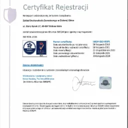 Skan certyfikatu rejestracji ISOQAR, potwierdzający zgodność z normą ISO 9001:2015 dla Zakładu Doskonalenia Zawodowego w Zielonej Górze, z datami ważności i podpisem Steve'a Stubley'a.