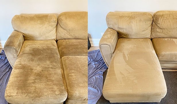 Beżowa sofa tapicerowana, widok przed i po czyszczeniu, z wyraźną różnicą w wyglądzie tkaniny.
