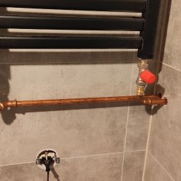 Dawid Litwinski - Montaż grzejnika z podłączeniem w bloku