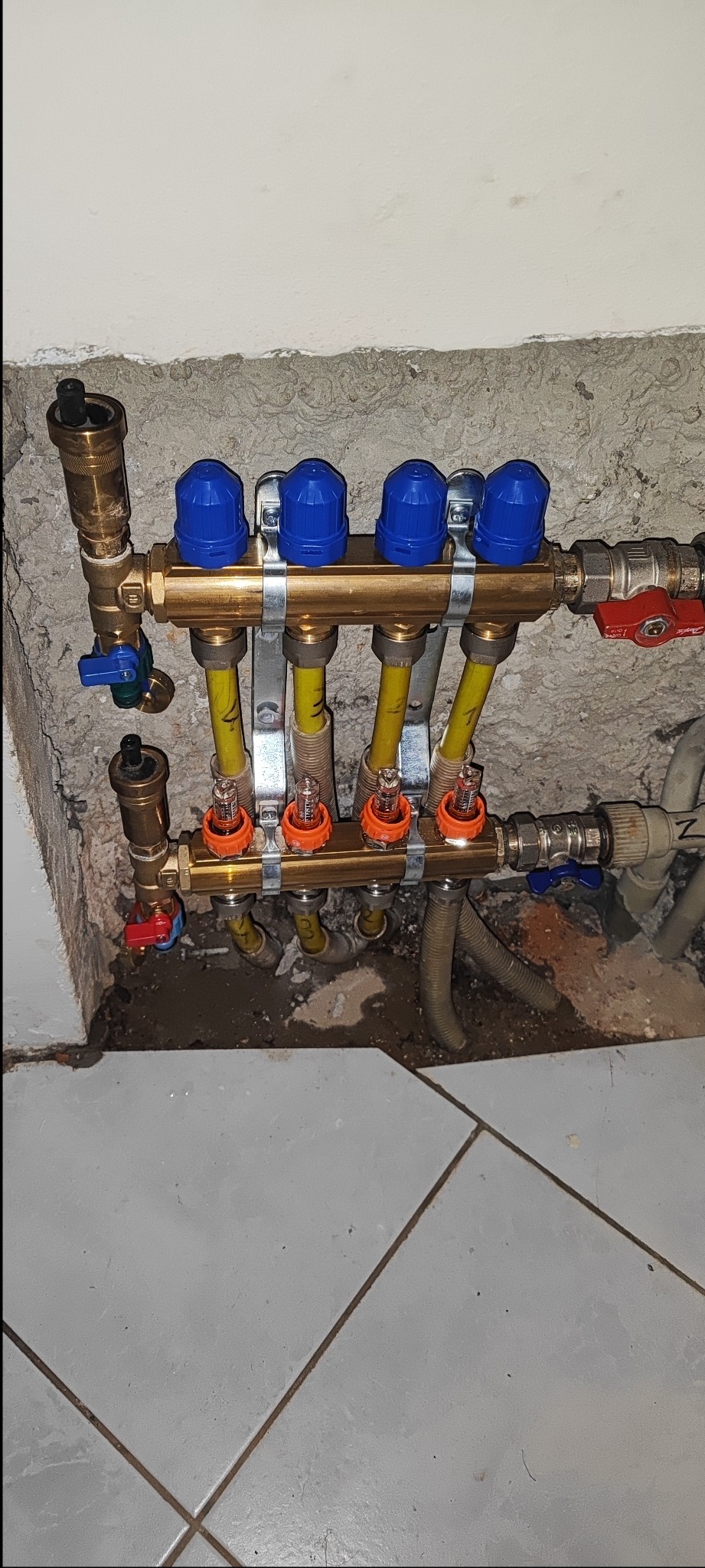 Montaż nowego rozdzielacza po wykonaniu czyszczenia chemicznego 2/2