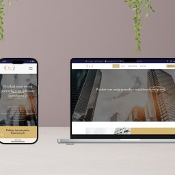 Kramiges Technology Michał Gąsior - Responsywny design: laptop i smartfon prezentują identyczną stronę internetową z motywem drapaczy chmur, demonstrując adaptację do różnych urządzeń.