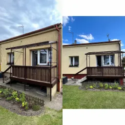 Żółta elewacja domu z brązowym zadaszeniem nad werandą, widok z ogrodu z kwiatami, na zdjęciu widoczne różnice w oświetleniu między lewą a prawą stroną