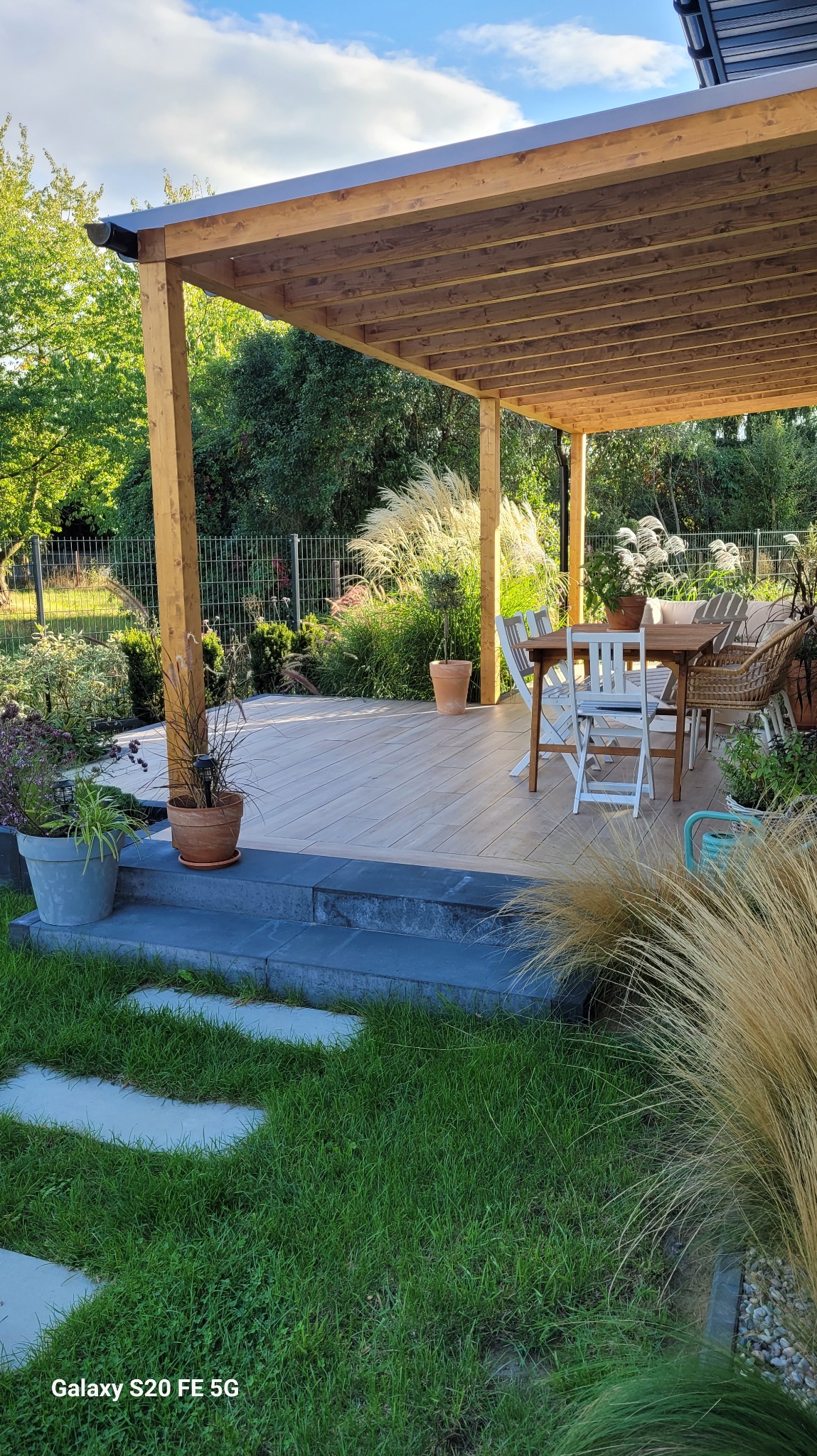 Stworzenie kącika do relaksu, dobór roślin, zadaszenia.