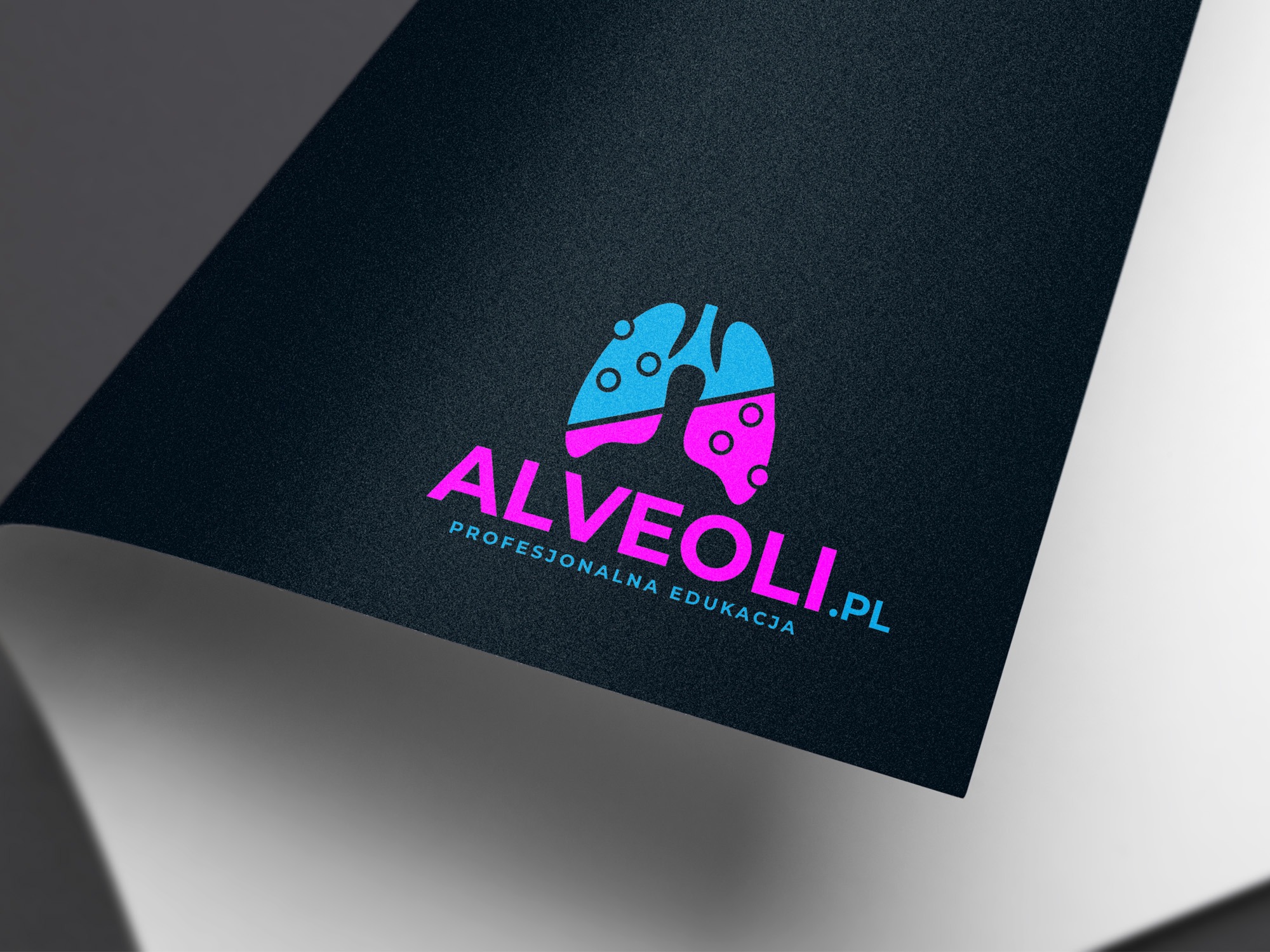 Logo firmy Alveoli.pl na ciemnym, teksturowanym tle, przedstawiające stylizowane płuca w kolorach różowym i niebieskim, z hasłem 'Profesjonalna Edukacja' poniżej.