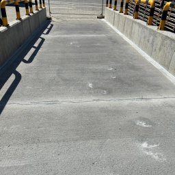 Podjazd, beton drogowy pod miotłę 