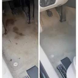 Por&oacute;wnanie dywanika samochodowego przed i po czyszczeniu, widoczne pedały, plamy i zabrudzenia usunięte.