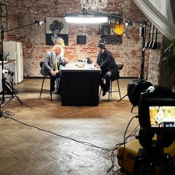 Filmy reklamowe i promocyjne – tworzymy filmy reklamowe, prezentacje, klipy i materiały promocyjne, idealne do promocji firmy i przyciągania klientów.