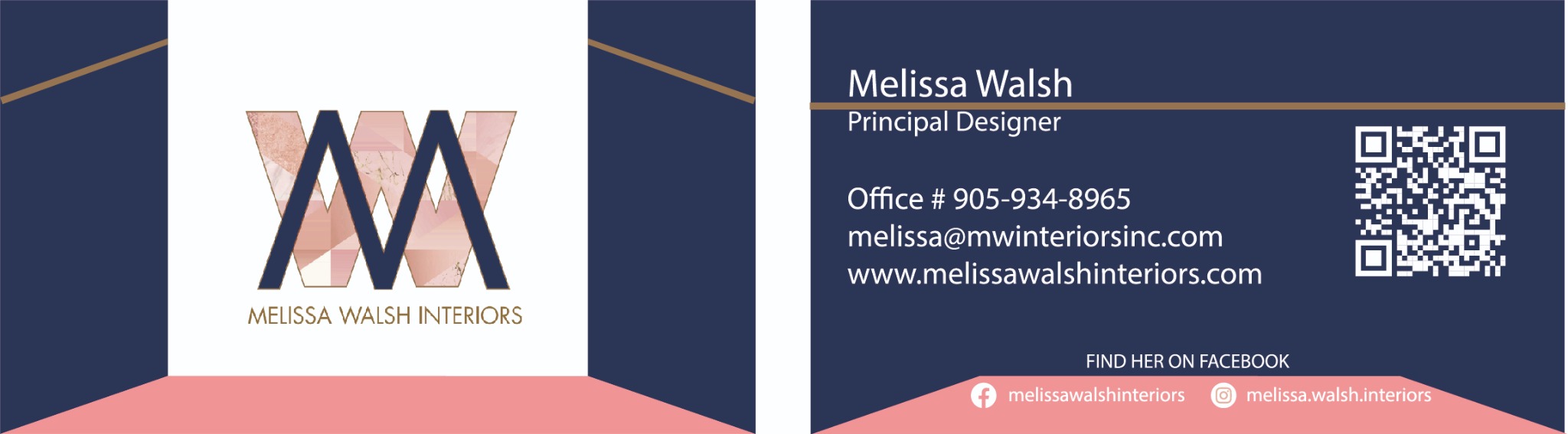 Dwustronna wizytówka projektantki wnętrz Melissy Walsh z abstrakcyjnym logo w odcieniach granatu i różowego złota oraz danymi kontaktowymi i kodem QR.