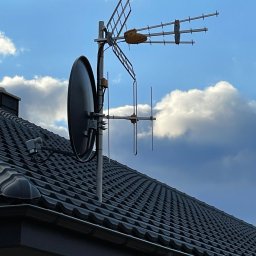 Montaż instalacji antenowej w domu jednorodzinnym