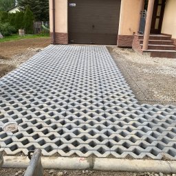 Układanie kostki brukowej Niedzica 1