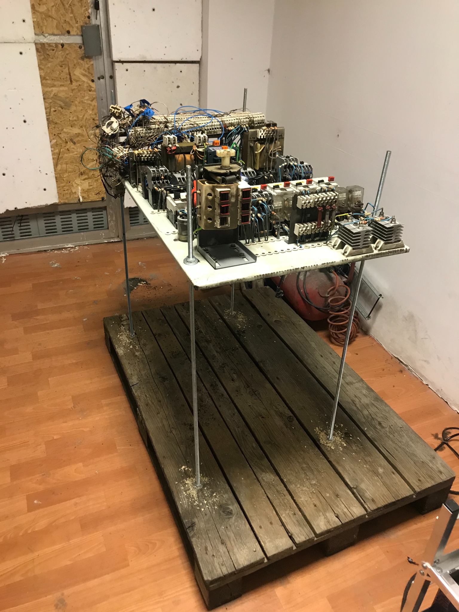 Wymiana kompletna instalacji elektrycznej w tokarce z lat 80