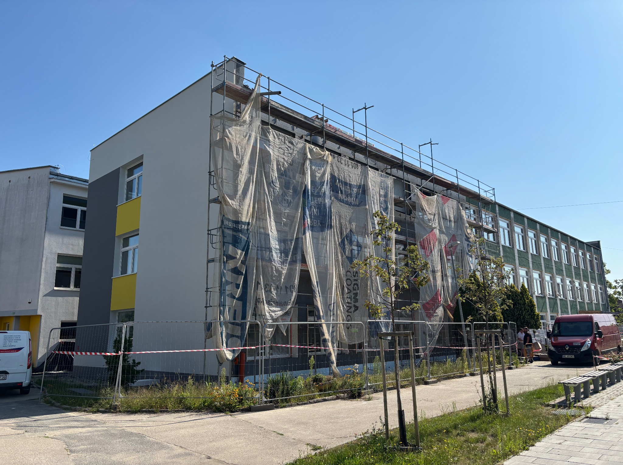 Wymiana instalacji oświetlenia w szkole podstawowej w Czarnowąsach