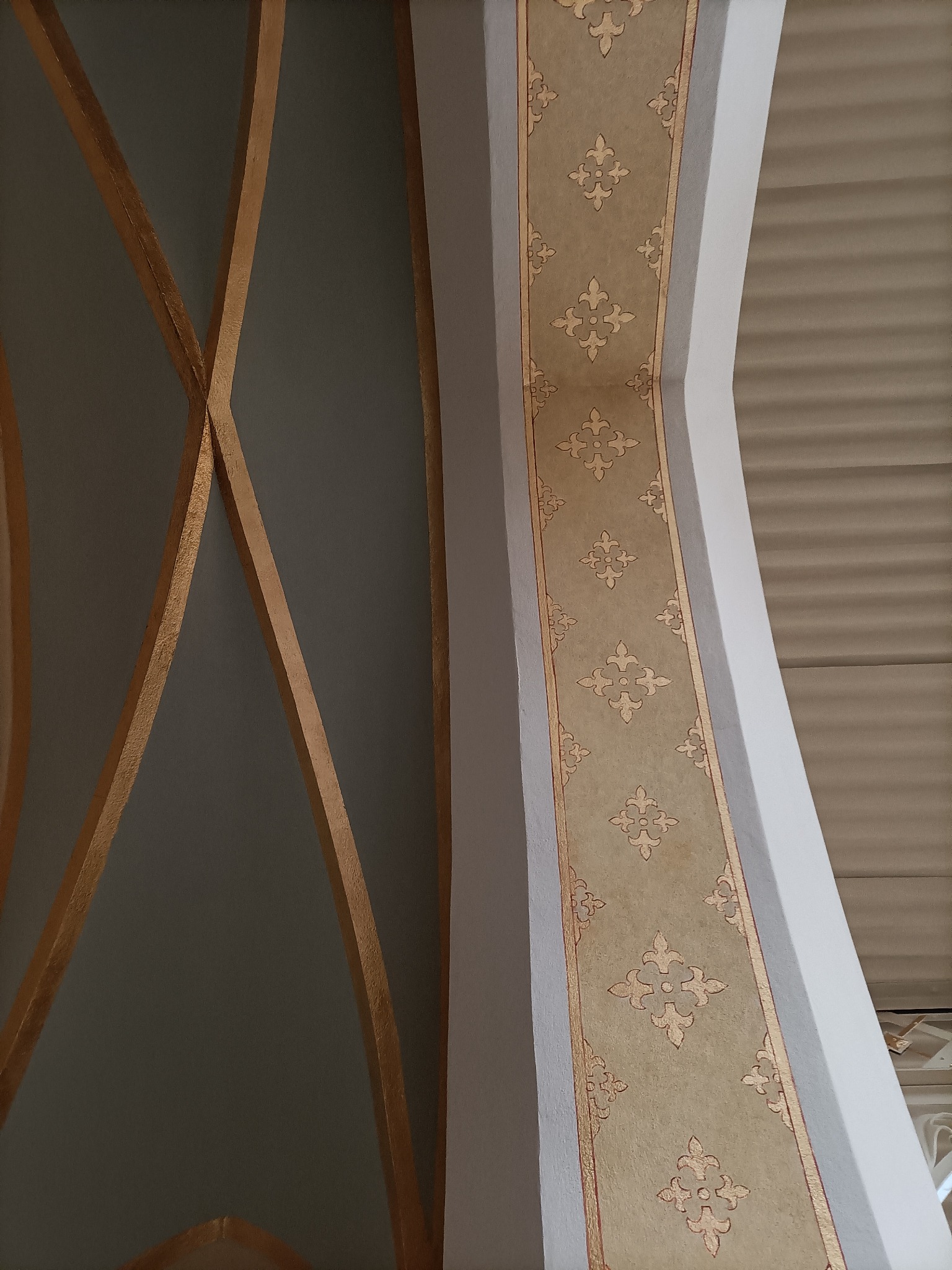 aranżacja wnętrza kościoła, złocenia na szlagmetal