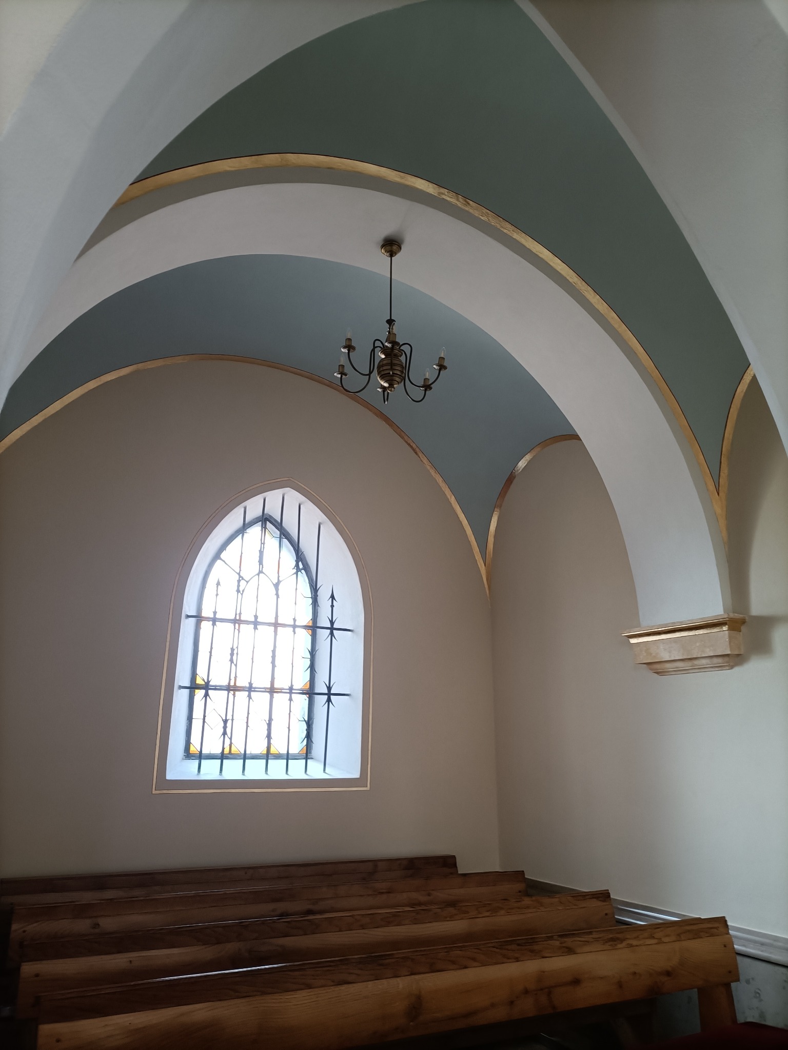 aranżacja kaplicy, złocenia na szlagmetal