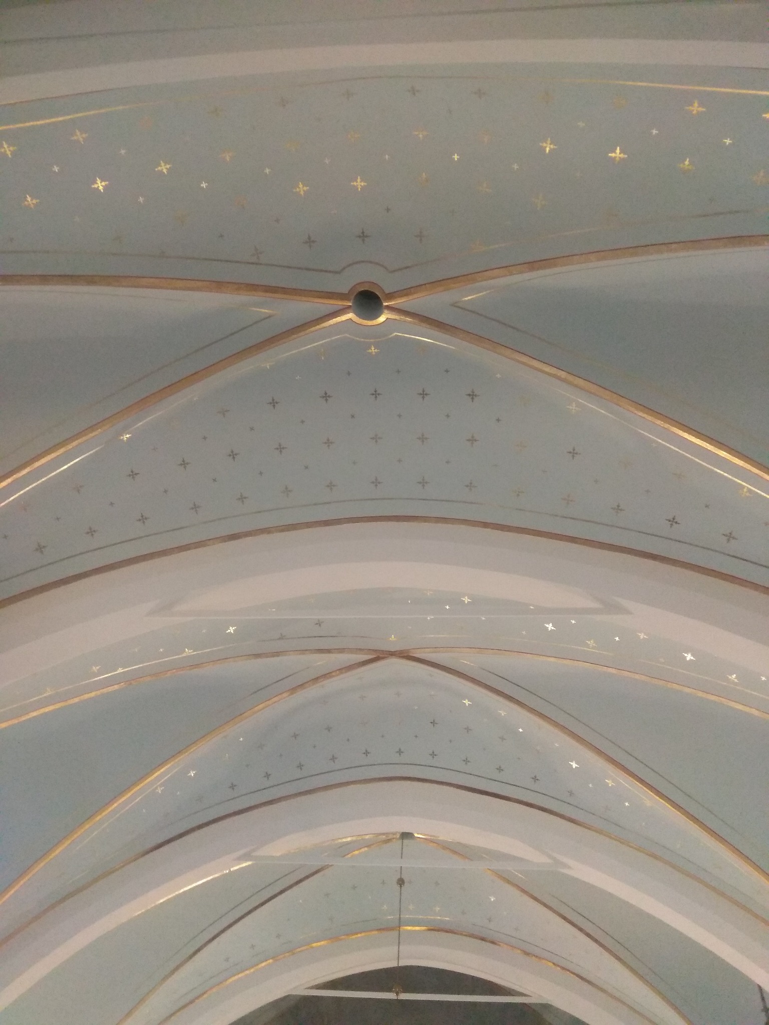 aranżacja sklepienia nawy, złocenia na złoto płatkowe