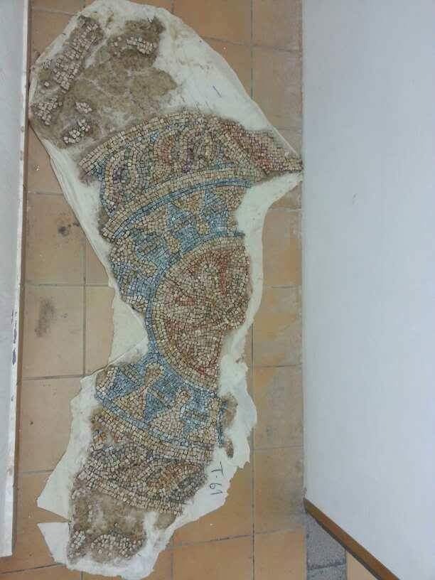 uzupełnienie ubytków mozaiki