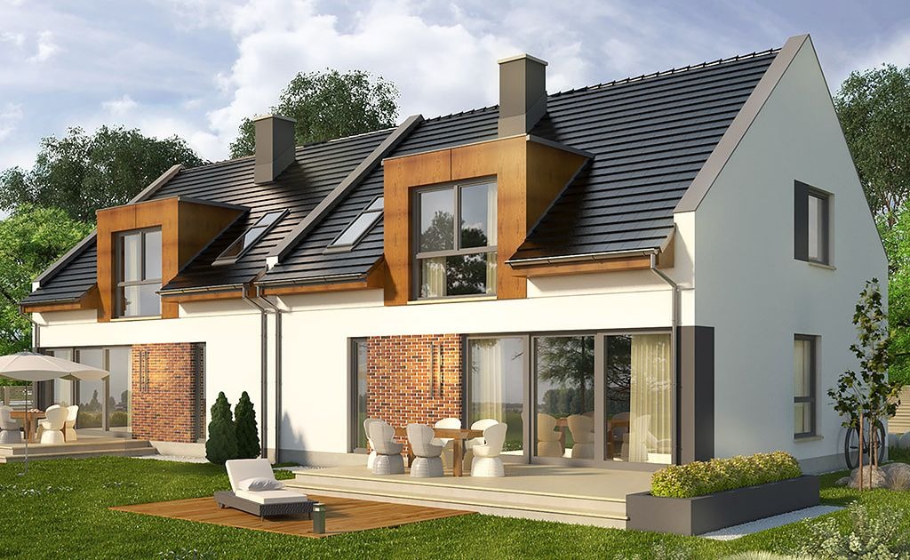 Wizualizacja szeregowego domu jednorodzinnego z ciemną dachówką, oknami dachowymi i elementami elewacji wykończonymi cegłą, otoczonego zielonym trawnikiem i drzewami.