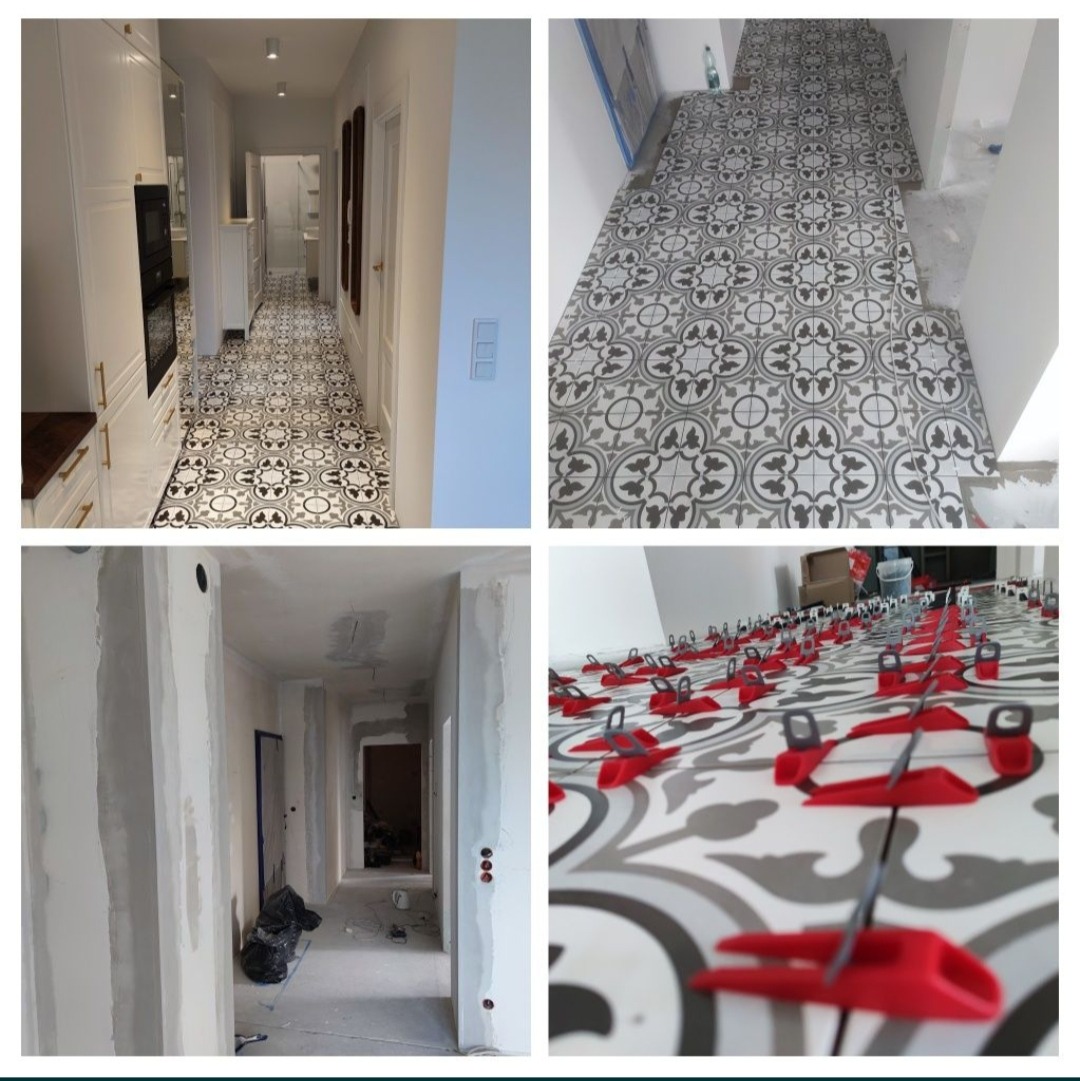 Mozaikowa podłoga w korytarzu, widok przed i w trakcie układania płytek, z użyciem czerwonych klipsów poziomujących.