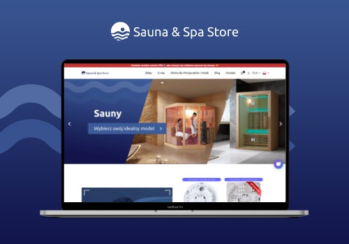 Laptop wyświetlający stronę internetową Sauna & Spa Store z ofertą saun i jacuzzi, prezentowany na niebieskim tle.