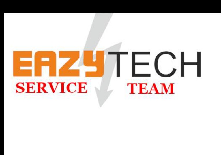 Logo firmy EazyTech Service Team z pomarańczowym napisem EAZY i czarnym napisem TECH, przedzielone szarą strzałką imitującą błyskawicę.