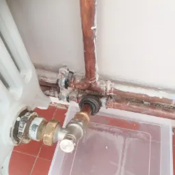 Wymiana trójnika miedź system zaciskany