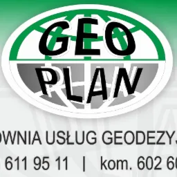 Logo firmy geodezyjnej GeoPlan z numerami telefonów i napisem Pracownia Usług Geodezyjnych na zielono-białym tle.