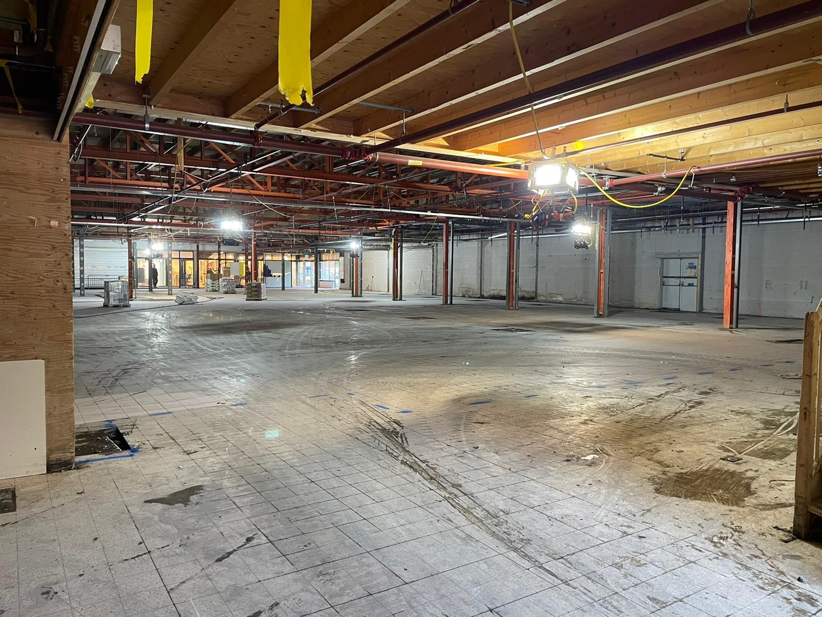 Totalny demontaż wyburzenia kucia usuwanie instalacji czy demontaż mebli itd