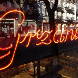 ARTSVIU Agencja Reklamowa - Neon klasyczny szklany.