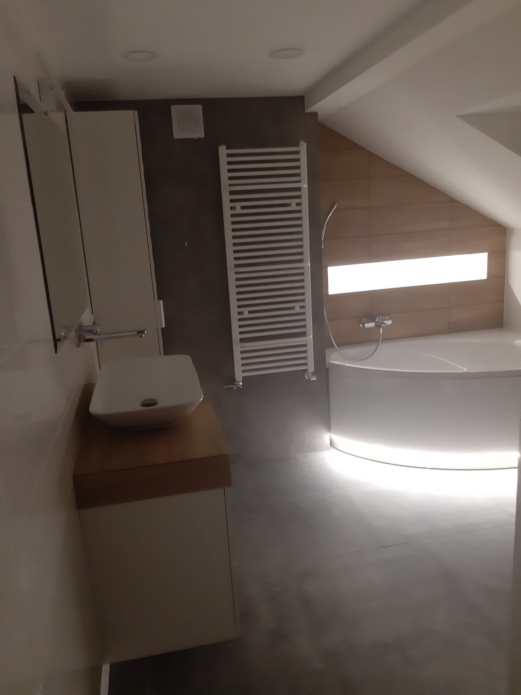 Dzień dobry oferuje Państwu moje usługi w zakresie kompleksowego wykończenia i remontów domów I mieszkań