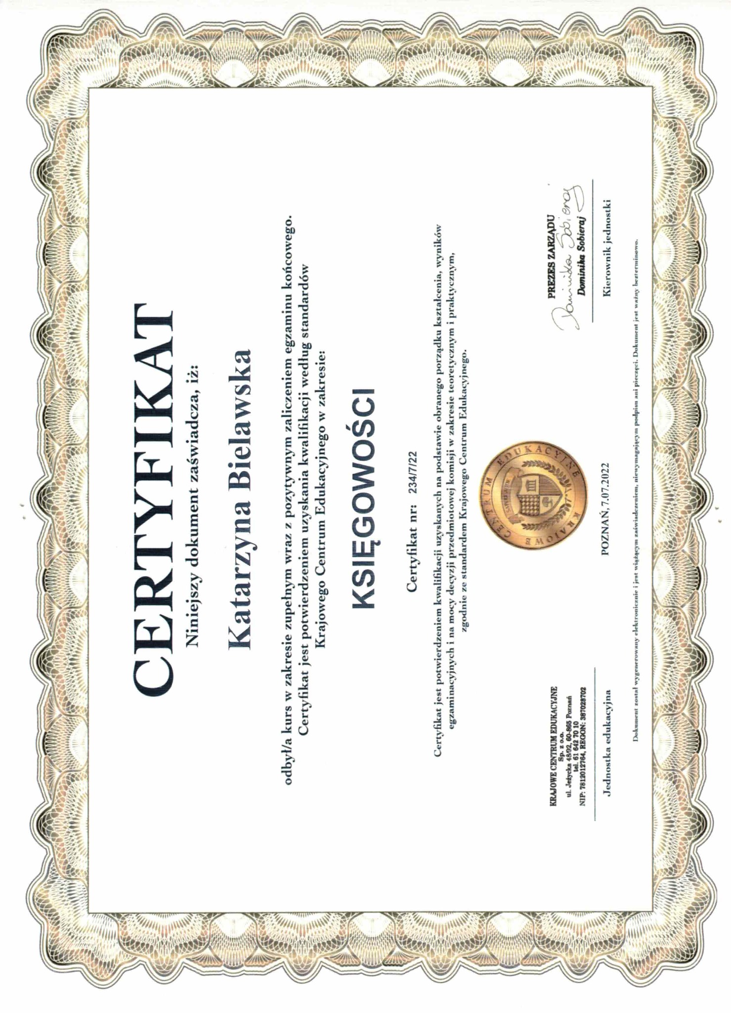 Skan certyfikatu potwierdzającego kwalifikacje Katarzyny Bielawskiej w zakresie księgowości, wydanego przez Krajowe Centrum Edukacyjne w Poznaniu, datowany na 7.07.2022.