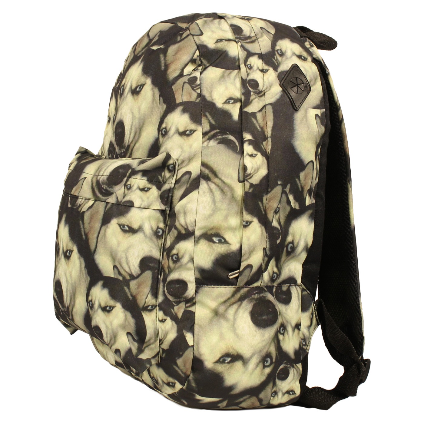 Plecak z nadrukiem przedstawiającym głowy psów rasy husky, widoczny z boku na białym tle.
