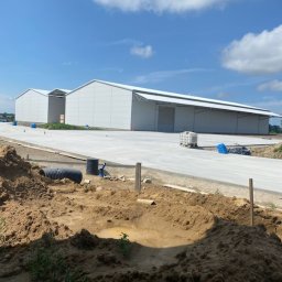 Wykonanie fundamentów pod hale magazynową. 