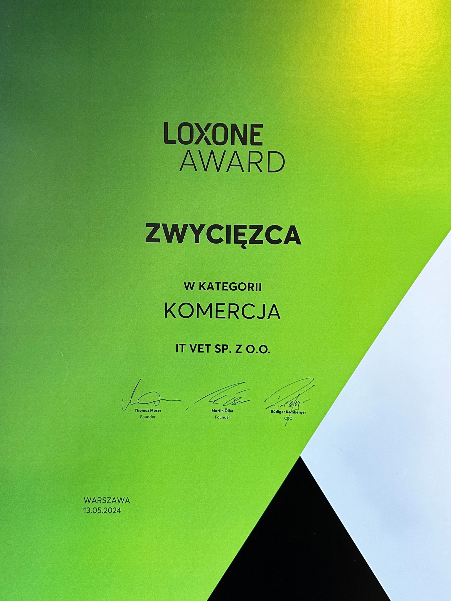 13.05.2024 nagroda Loxone Award za najlepszy projekt komercyjny