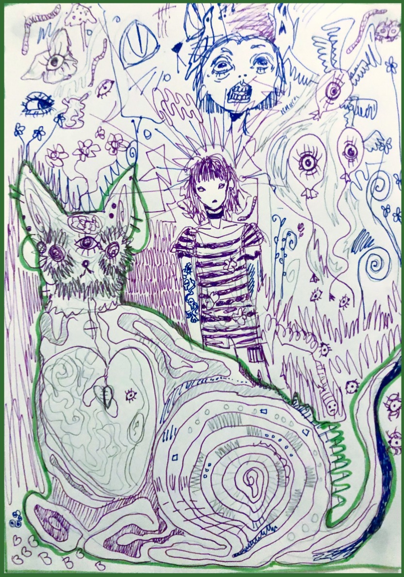 Ręcznie rysowany, surrealistyczny szkic tuszem przedstawiający antropomorficznego kota z trzema oczami, stojącego obok dziewczyny w pasiastej sukience, otoczonych fantastycznymi stworzeniami...