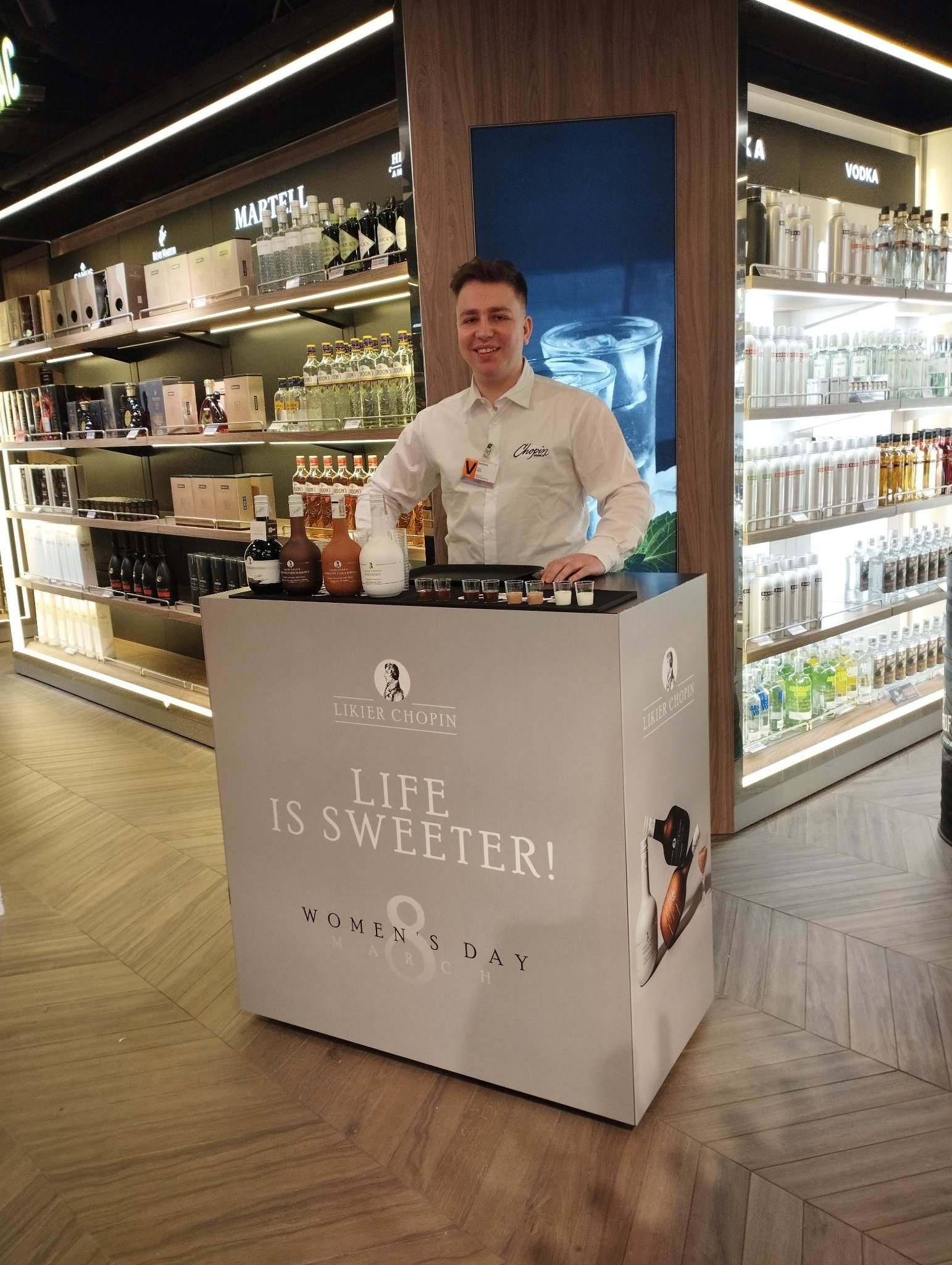 Degustacja z promocją produktu na lotnisku Chopina w Warszawie