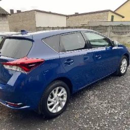 Auto szykowane pod sprzedasz. Detailing wnętrza + kompleksowe mycie zewnątrz.