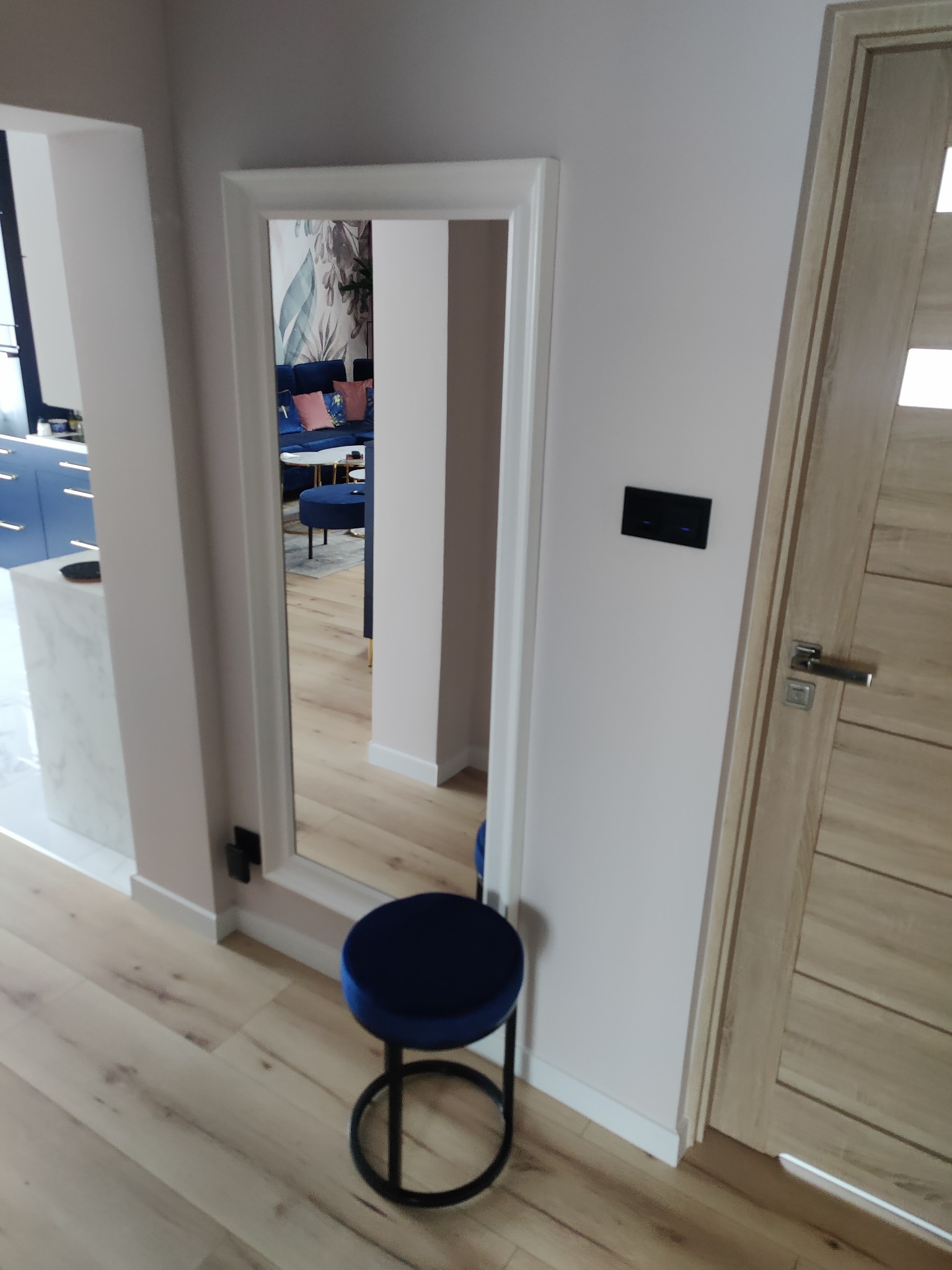 zmiana koloru ramy lustra