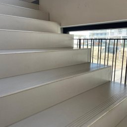 Eko Błysk Nataliia Gosiewska - Utrzymanie czystości na klatce schodowej