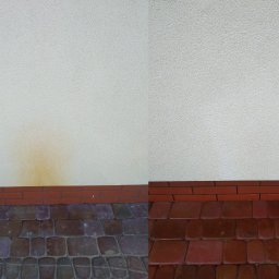 House&Garden K&K Sp z o o - Porównanie fragmentu elewacji przed i po czyszczeniu, widoczne różnice w kolorze i usunięte zabrudzenia na tynku oraz kostce brukowej.