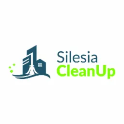 Graficzne logo firmy sprzątającej 'Silesia CleanUp' z motywem budynku i zielonymi iskrami, na białym tle. Minimalistyczny design, czcionka bezszeryfowa.
