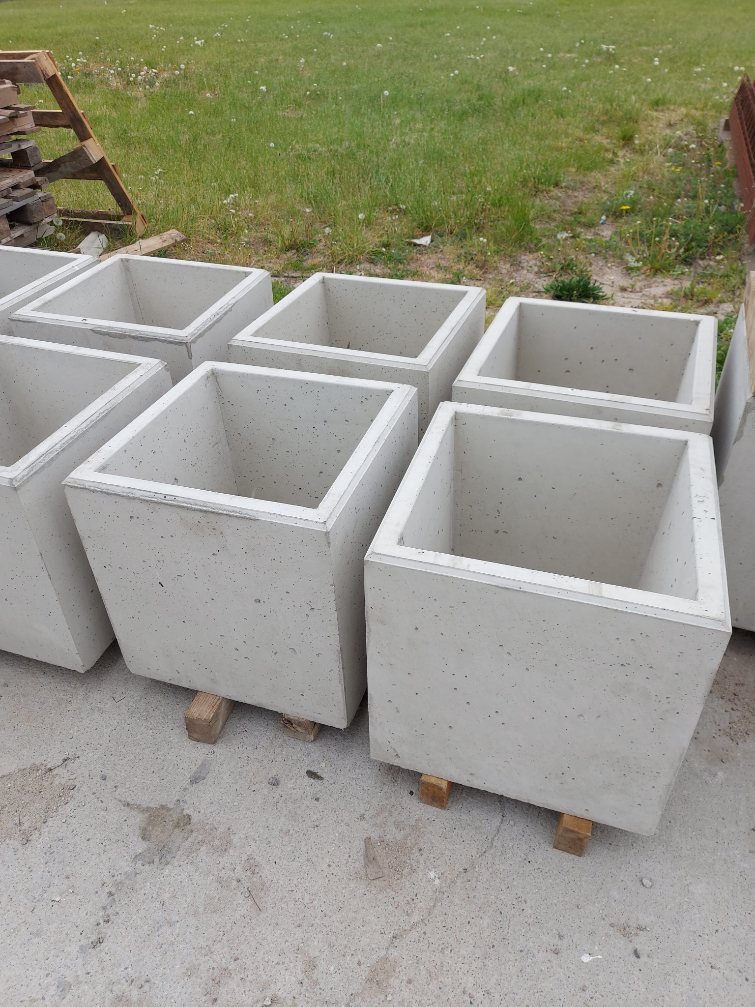 Donice ogrodowe w różnych wymiarach