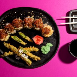 Kampaia reklamowa dla restauracji PINK SHUSHI - sesja menu - sesja produktowa 