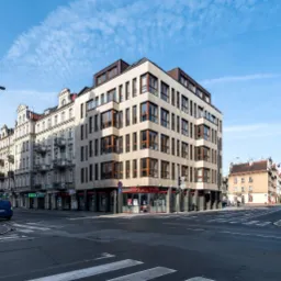 Perspektywa ulic Garbary i Wodnej. Nasze biuro znajduje się na II piętrze / nad Rossmanem.