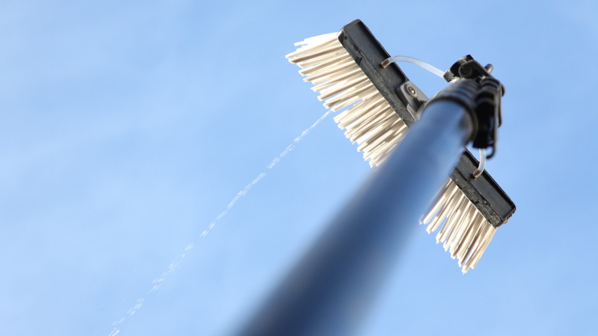 Mycie wodą demineralizowaną Mycie fasad szklanych, okien