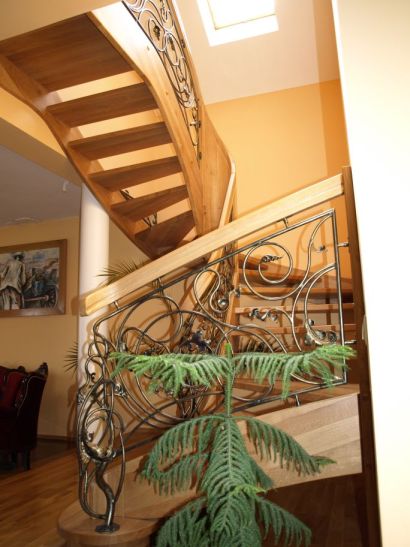 Schody drewniane(produkcja ,montaż)