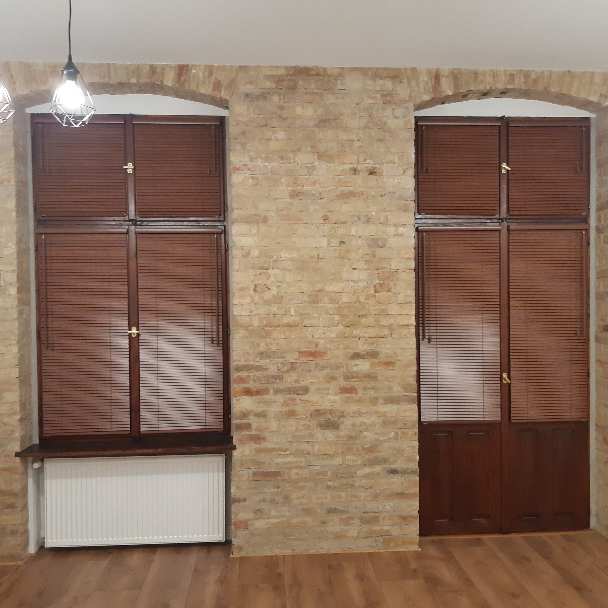 Żaluzje w kolorze drewna