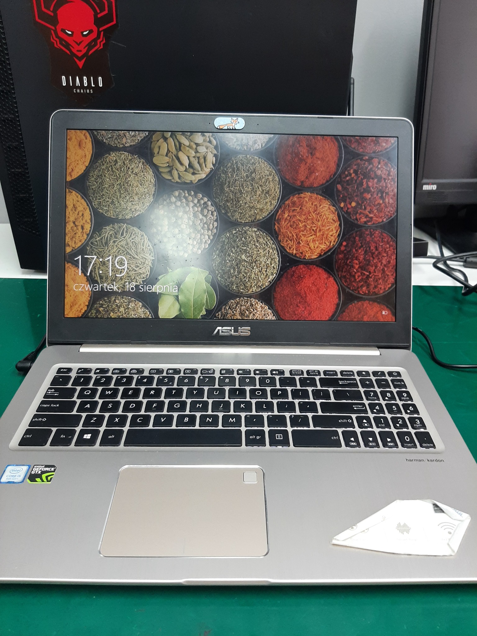 Naprawiony laptop Asus